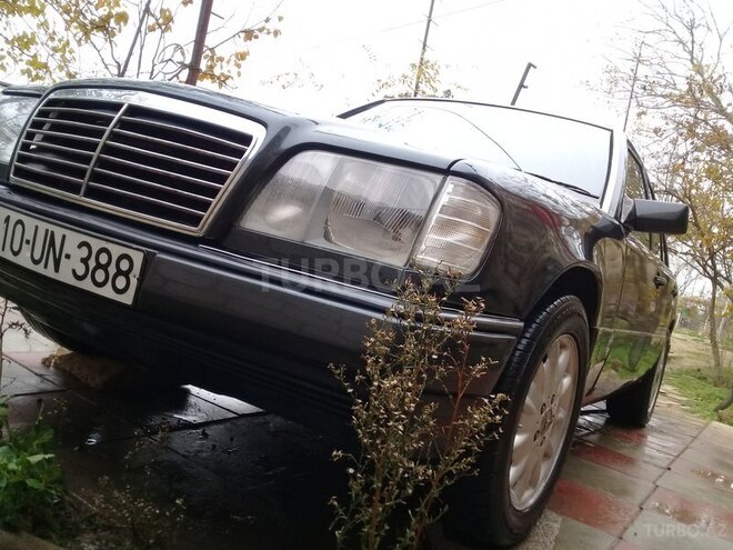 Mercedes E 220 1993, 399,912 km - 2.2 л - Bakı