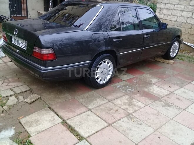 Mercedes E 220 1993, 399,912 km - 2.2 л - Bakı