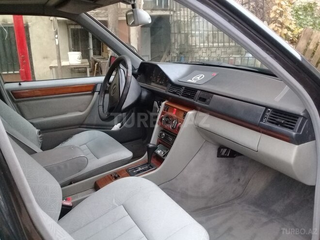 Mercedes E 220 1993, 399,912 km - 2.2 л - Bakı
