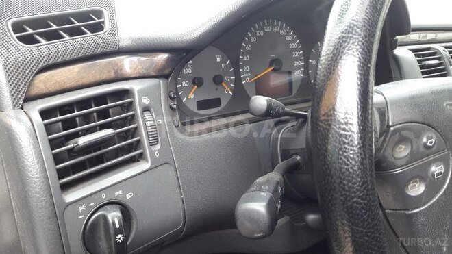 Mercedes E 220 2001, 357,000 km - 0.2 l - Bakı
