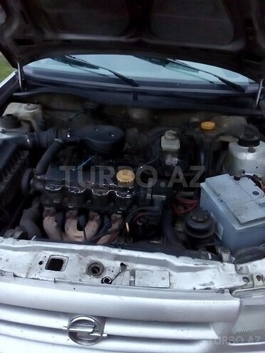 Opel Astra 1993, 250,000 km - 1.6 l - Bakı