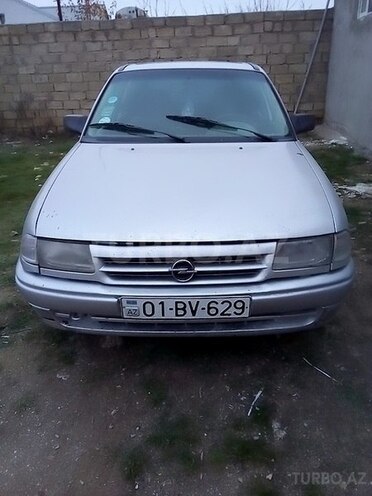 Opel Astra 1993, 250,000 km - 1.6 l - Bakı