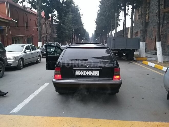 Mercedes C 240 2000, 229,000 km - 2.4 l - Zaqatala
