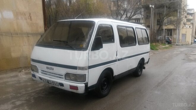 Isuzu Turkuaz 1993, 238,000 km - 2.2 l - Bakı