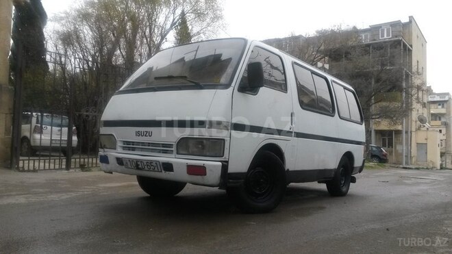 Isuzu Turkuaz 1993, 238,000 km - 2.2 l - Bakı
