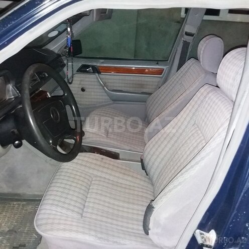 Mercedes E 220 1993, 256,389 km - 0.2 l - Masallı