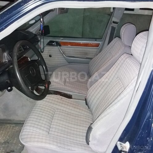 Mercedes E 220 1993, 256,389 km - 0.2 l - Masallı