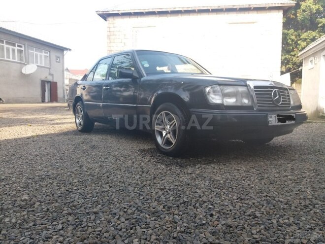 Mercedes E 220 1993, 256,389 km - 0.2 l - Masallı