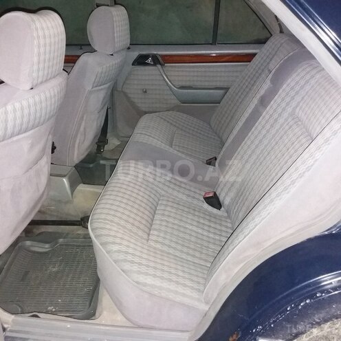 Mercedes E 220 1993, 256,389 km - 0.2 l - Masallı