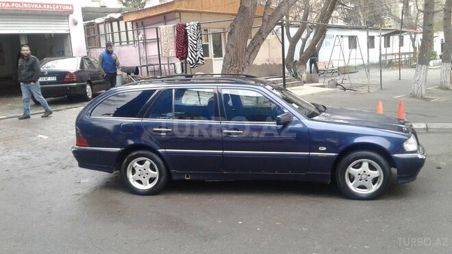 Mercedes C 220 1999, 32,000 km - 2.2 l - Bakı