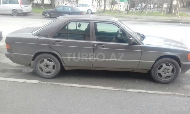 Mercedes E 180 1993, 390,000 km - 1.8 l - Bakı