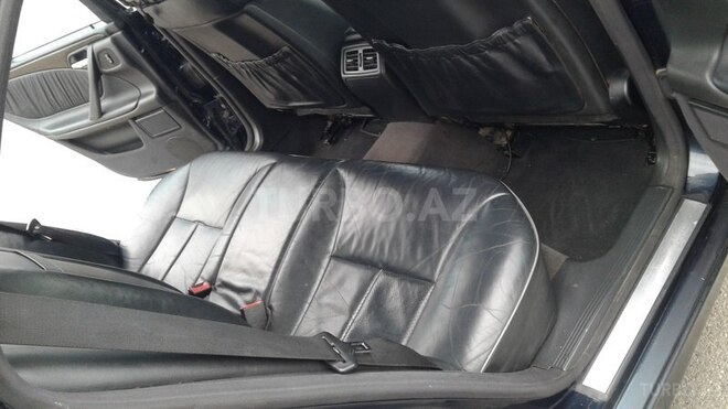 Mercedes E 220 2001, 312,171 km - 2.2 l - Sumqayıt