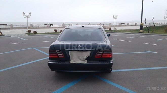 Mercedes E 220 2001, 312,171 km - 2.2 l - Sumqayıt
