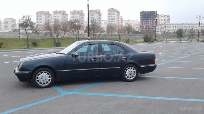 Mercedes E 220 2001, 312,171 km - 2.2 l - Sumqayıt