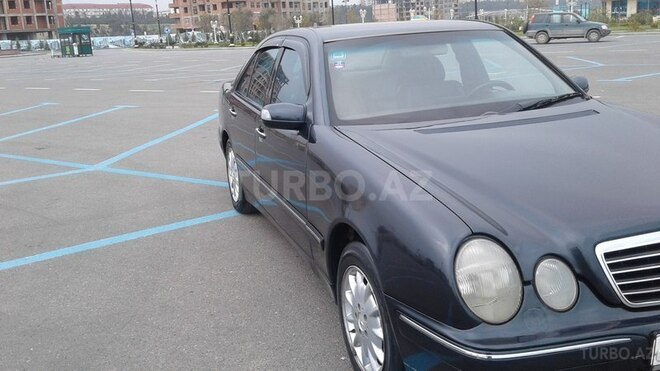 Mercedes E 220 2001, 312,171 km - 2.2 l - Sumqayıt