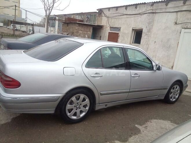 Mercedes E 270 2000, 250,000 km - 2.7 l - Bakı