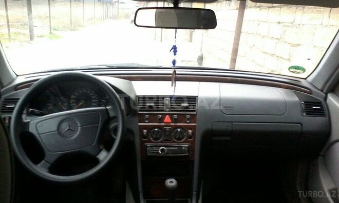 Mercedes C 180 1997, 295,000 km - 1.8 l - Bakı