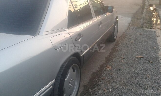 Mercedes E 300 1994, 569,342 km - 3.0 l - Beyləqan