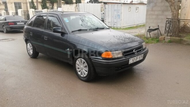 Opel Astra 1994, 176,000 km - 1.7 л - Bakı