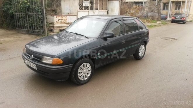 Opel Astra 1994, 176,000 km - 1.7 л - Bakı