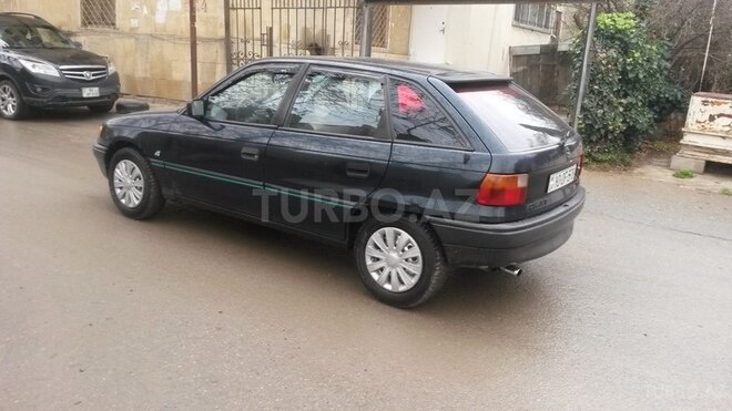 Opel Astra 1994, 176,000 km - 1.7 л - Bakı