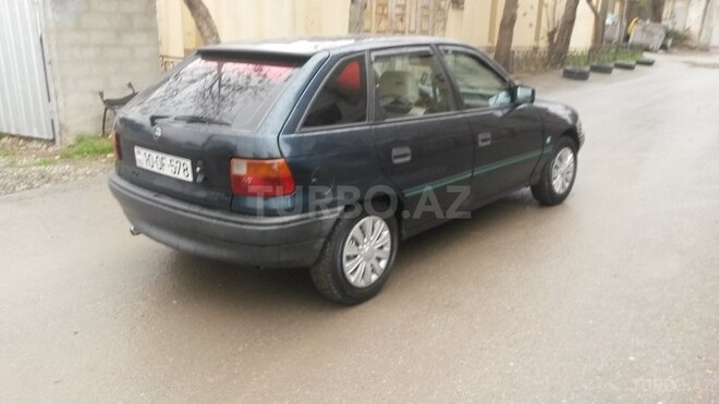 Opel Astra 1994, 176,000 km - 1.7 л - Bakı