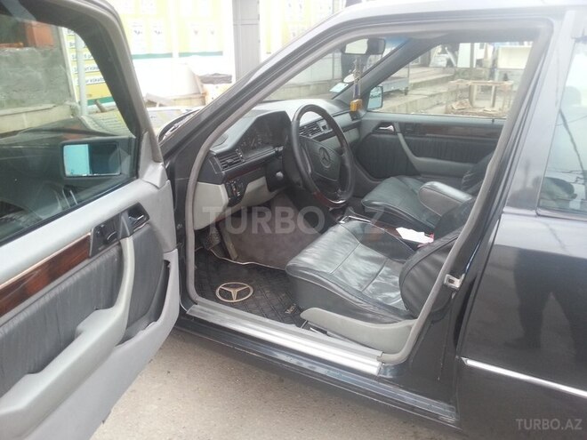 Mercedes E 280 1993, 335,000 km - 2.8 л - Bakı