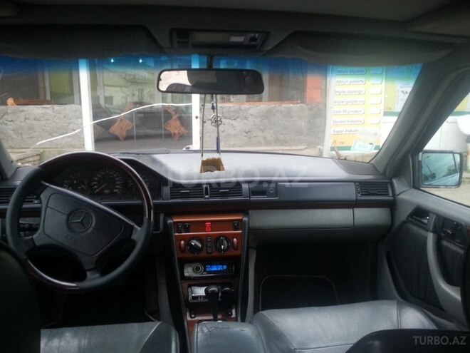 Mercedes E 280 1993, 335,000 km - 2.8 л - Bakı