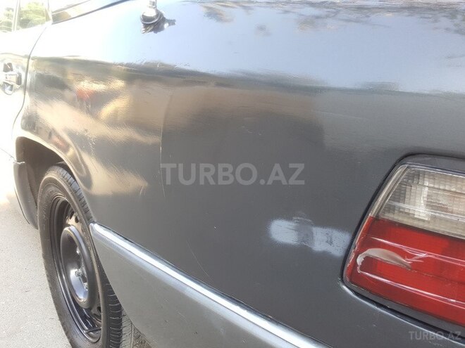 Mercedes E 220 1993, 340,000 km - 0.3 l - Bakı
