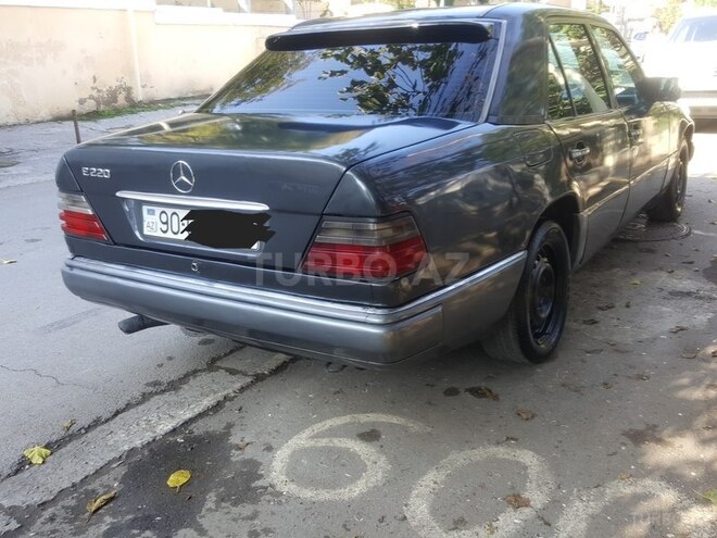 Mercedes E 220 1993, 340,000 km - 0.3 l - Bakı