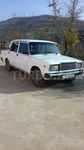 LADA (VAZ) 2107 2006, 283,000 km - 1.6 л - Yardımlı