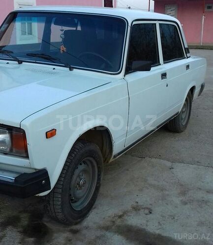 LADA (VAZ) 2107 2006, 283,000 km - 1.6 л - Yardımlı