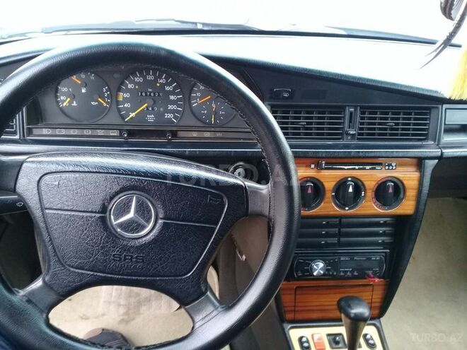 Mercedes 190 1993, 300,000 km - 1.8 l - İmişli