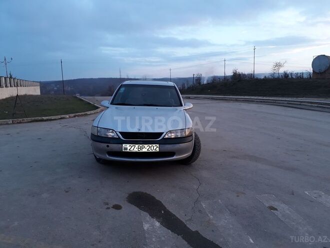 Opel Vectra 1998, 236,421 km - 1.6 л - Qusar