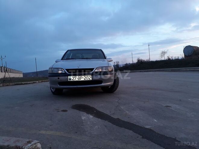 Opel Vectra 1998, 236,421 km - 1.6 л - Qusar
