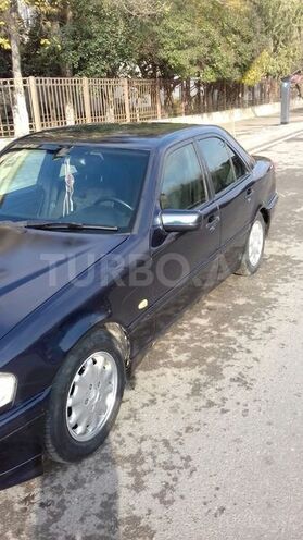 Mercedes C 220 1998, 212,000 km - 2.2 l - Bakı