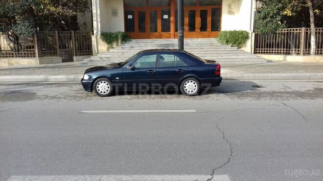 Mercedes C 220 1998, 212,000 km - 2.2 l - Bakı