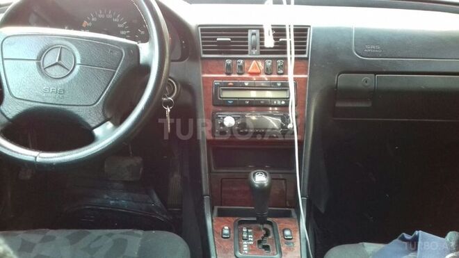 Mercedes C 220 1998, 212,000 km - 2.2 l - Bakı