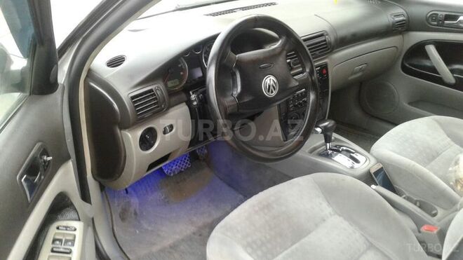 Volkswagen Passat 2002, 215,000 km - 2.0 l - Bakı