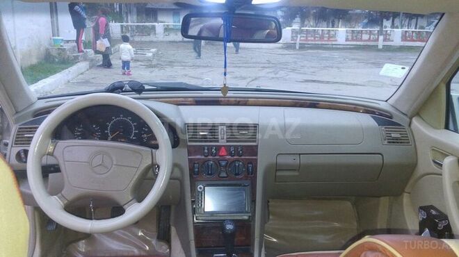 Mercedes C 230 1999, 197,350 km - 2.3 l - Bakı