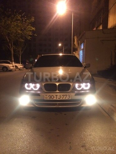 BMW 525 2002, 256,000 km - 2.5 л - Bakı