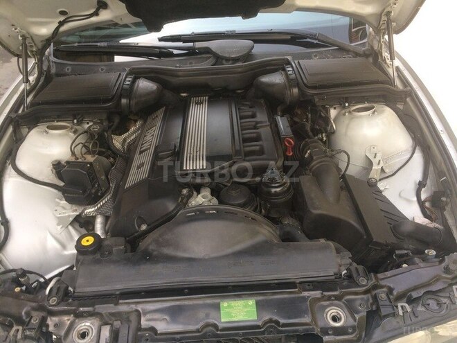 BMW 525 2002, 256,000 km - 2.5 л - Bakı