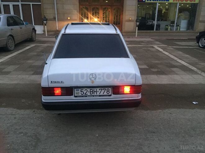 Mercedes 190 1990, 295,000 km - 2.0 л - Salyan
