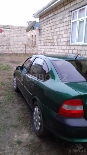 Opel Vectra 1997, 263,000 km - 2.0 l - Qusar