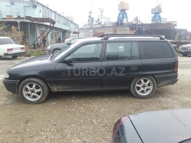 Opel Astra 1995, 400,000 km - 1.6 л - Bakı