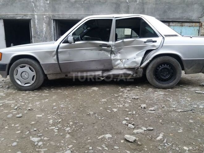 Mercedes 190 1991, 270,966 km - 1.8 l - Şəki