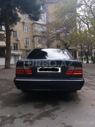 Mercedes E 200 2001, 193,000 km - 2.0 l - Bakı