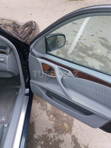 Mercedes E 200 2001, 193,000 km - 2.0 l - Bakı