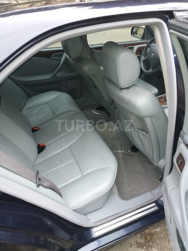 Mercedes E 200 2001, 193,000 km - 2.0 l - Bakı