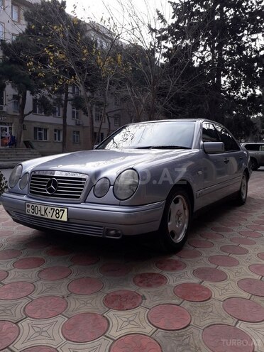 Mercedes E 240 1999, 263,000 km - 2.4 l - Bakı